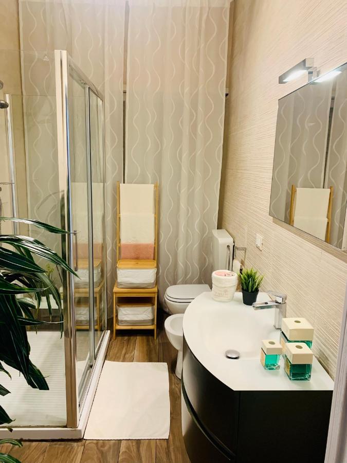 ליבורנו Un Condominio In Centro Only Women מראה חיצוני תמונה