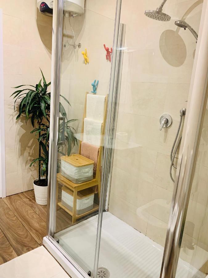 ליבורנו Un Condominio In Centro Only Women מראה חיצוני תמונה