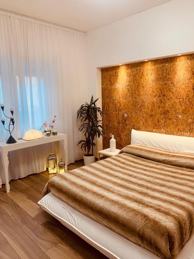 ליבורנו Un Condominio In Centro Only Women מראה חיצוני תמונה